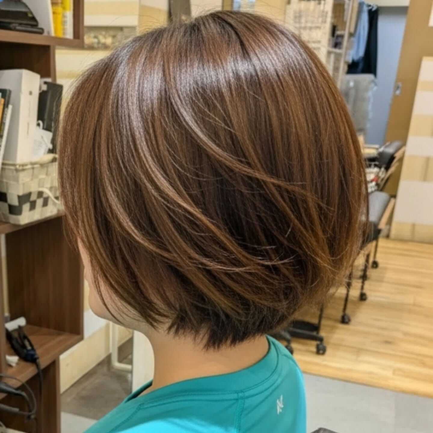 ショートボブは、年齢や性別を問わず幅広い層に人気を博している